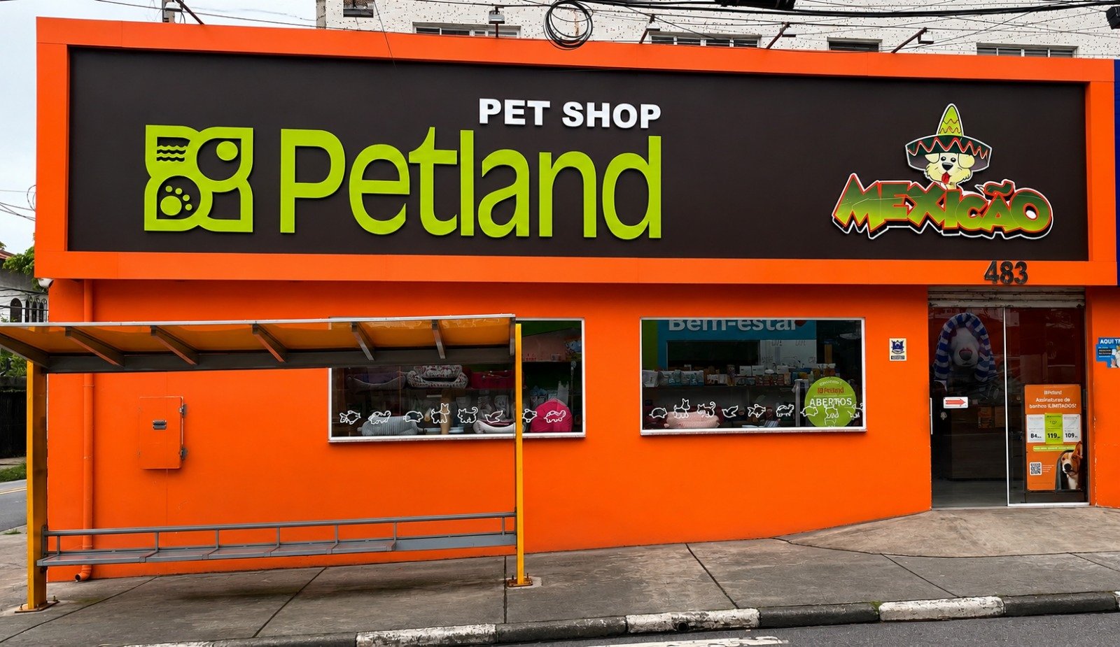 Fachada do Petland Mexicão em São Vicente